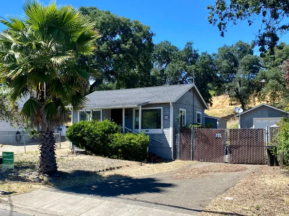 950 11th St, Lakeport, CA 95453