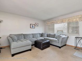 910 Vaughn Ave, Toms River, NJ 08753