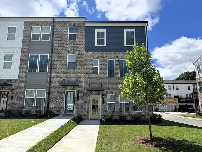 2817 Beacon Bend Xing — Photo 1