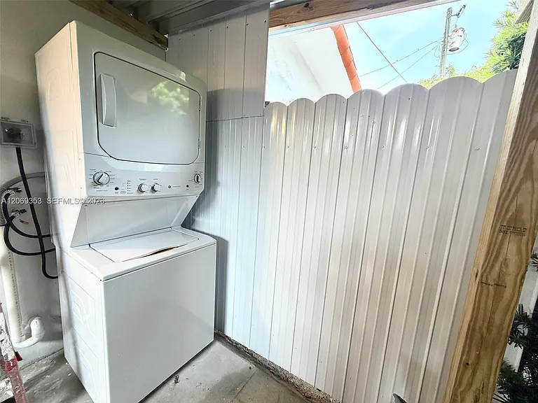 931 SW 82nd Ave #3 — Photo 8