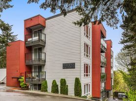 145 105th Ave SE