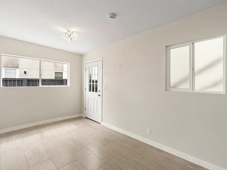 153 Dahlia Ave — Photo 24