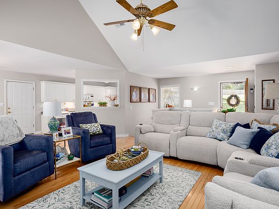 4th image of 119 Smith Ct