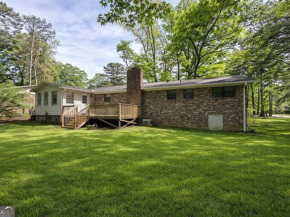 3rd image of 3354 Forest Hill Rd