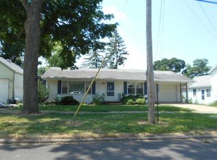 205 W Wall St, Morrison, IL 61270