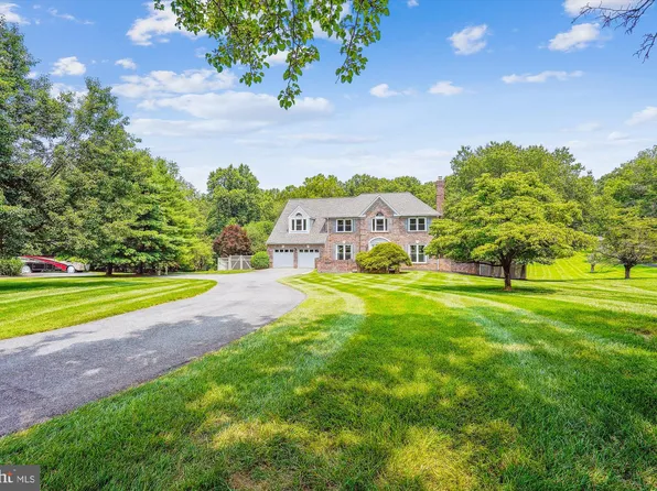 16429 Equestrian Ln, Rockville, MD 20855