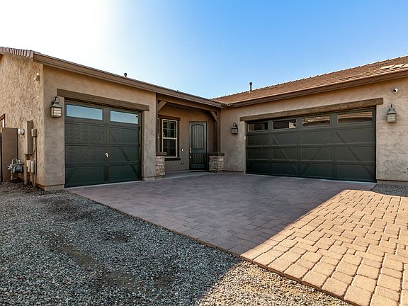 4th image of 3121 E Powell Pl