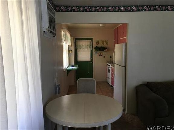 4th image of 892 Sandy Beach Dr