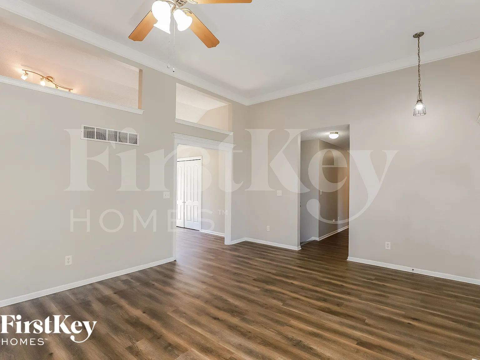 3 bed, 2.0 bath, 1503 sqft, $2,250 — Photo 2