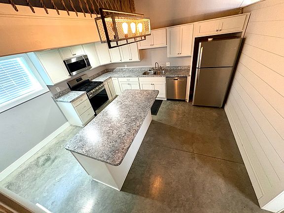 5th image of 606 Main St #B