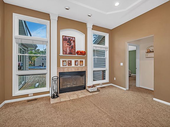 5th image of 307 W Main St