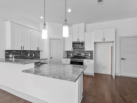4th image of 6059 Rivendell Dr
