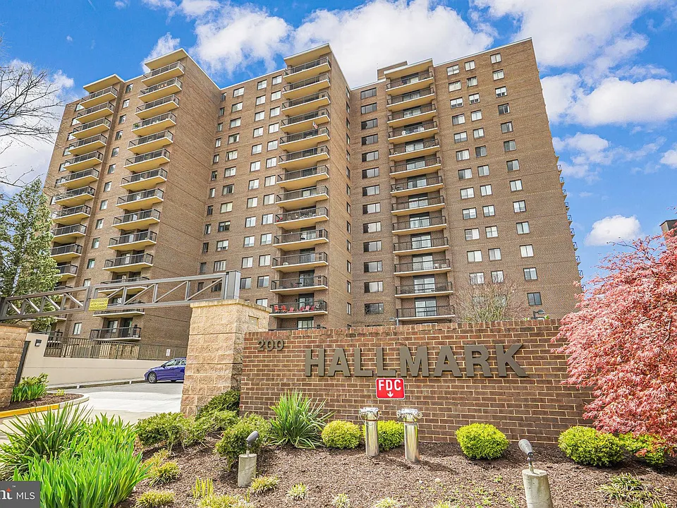 200 N Pickett St #214