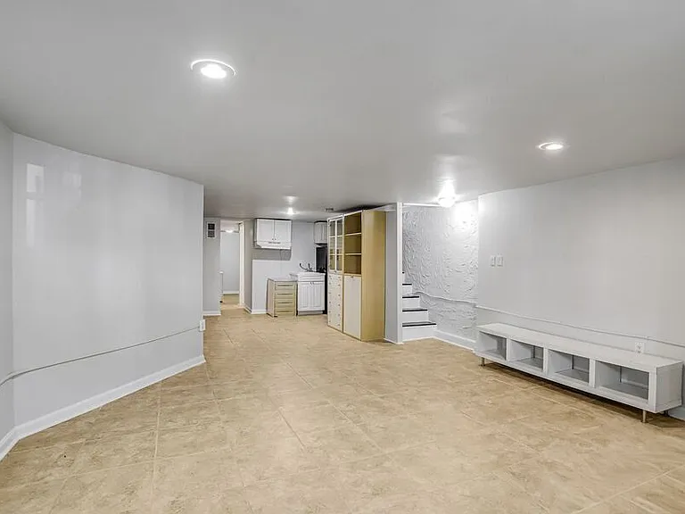 306 R St NW — Photo 26