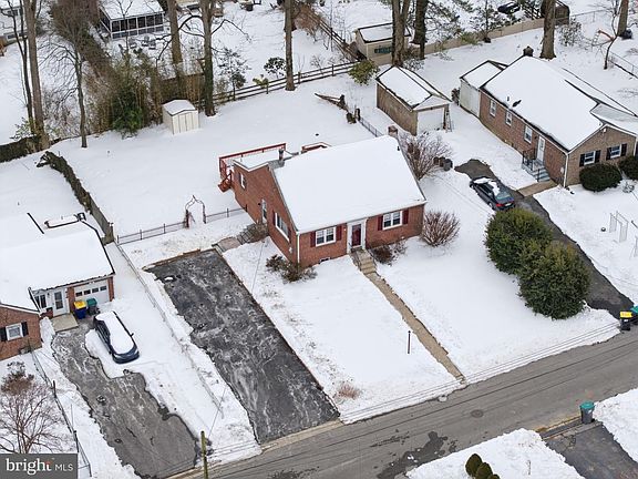 2nd image of 412 Delaware Ave