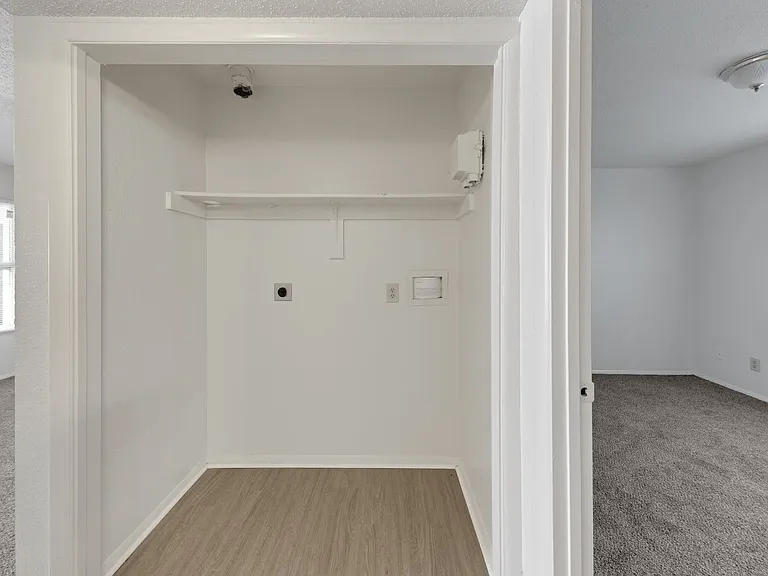 2 Emerald Way — Photo 8