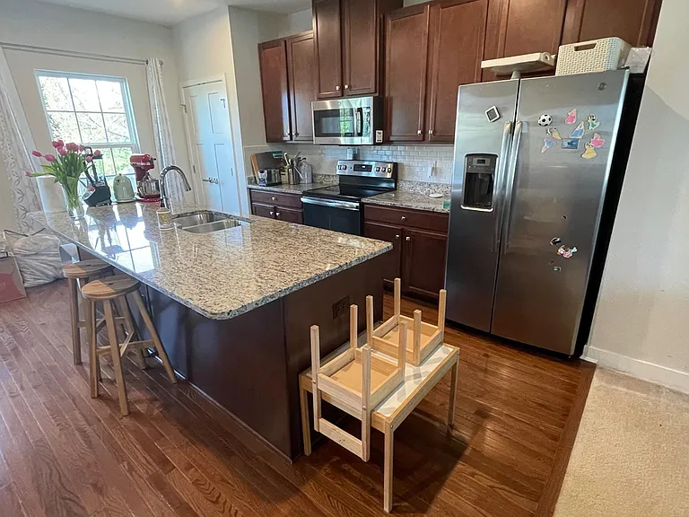 128 Mulberry Dr — Photo 4