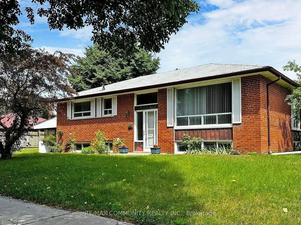 1 Applefield Dr, Toronto, ON M1P 3X8