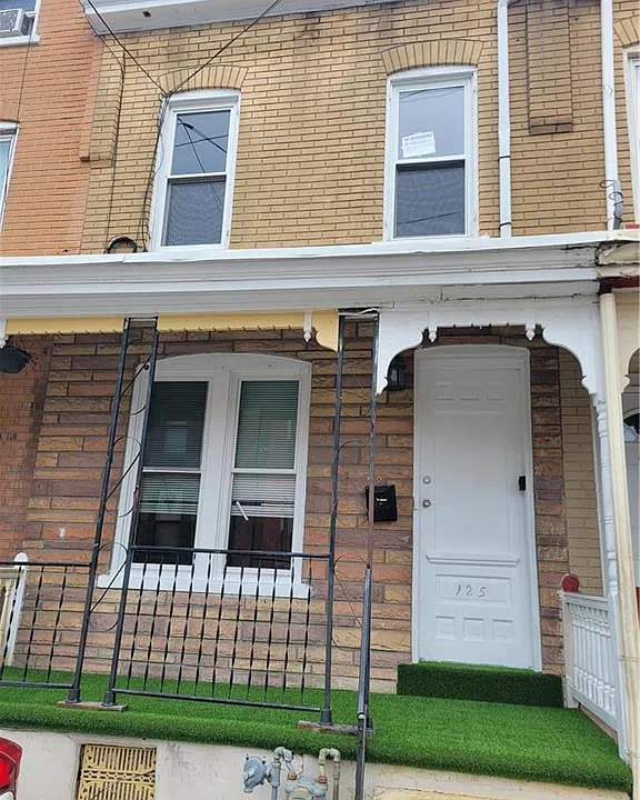 125 N Poplar St S