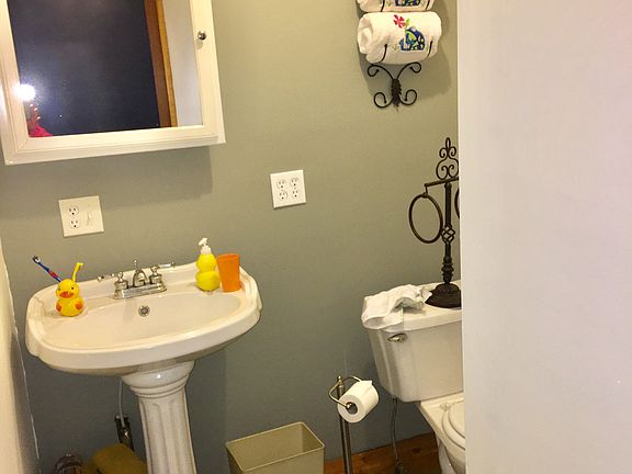 3rd image of 223 Peterson Ave