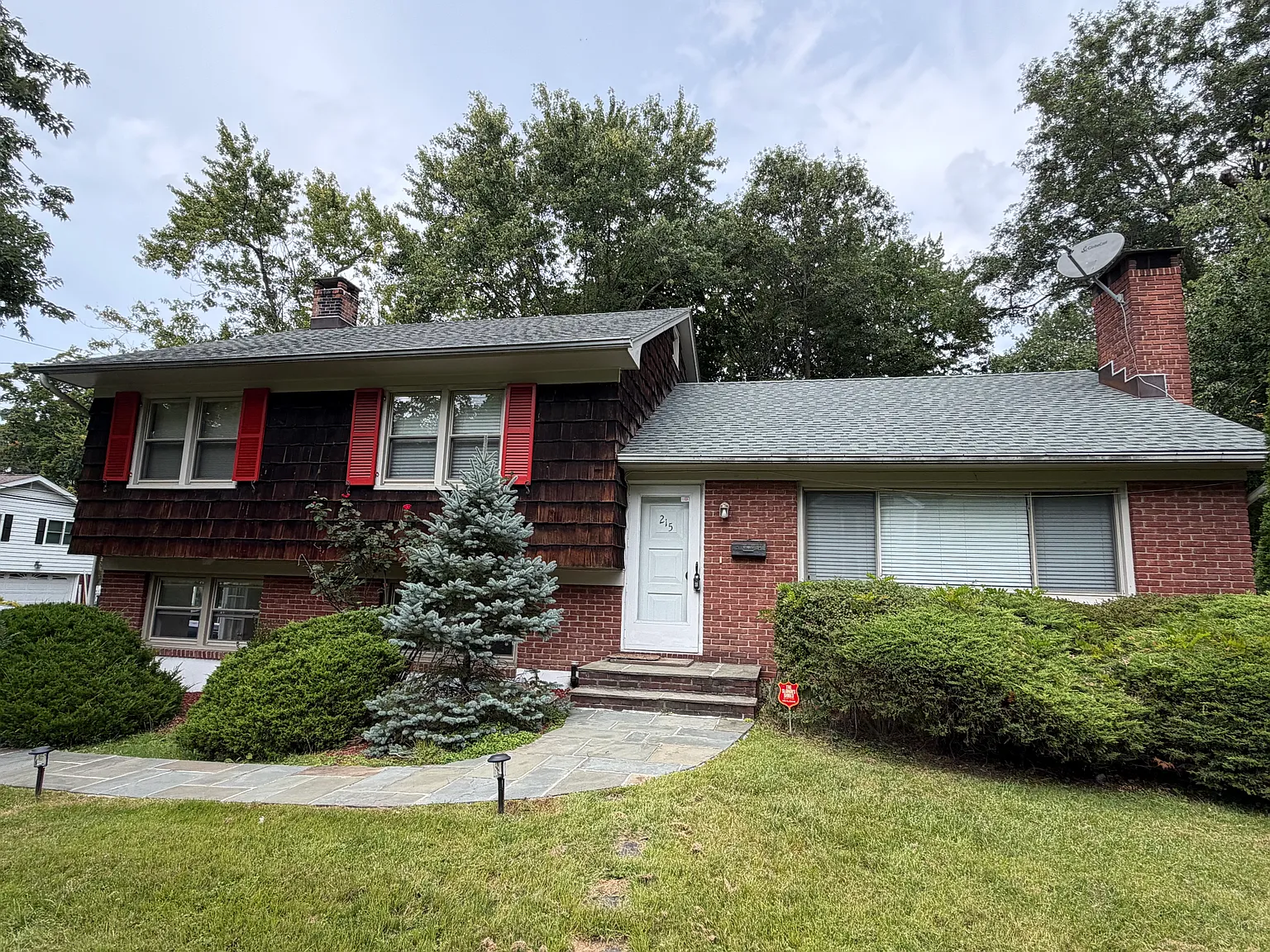 4 bed, 1800 sqft, $7,000 — Photo 2