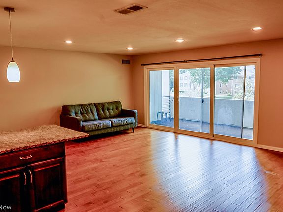 5th image of 2039 Wooster Rd APT D22