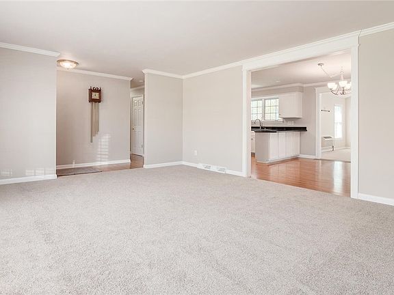 4th image of 2845 Crestway Dr