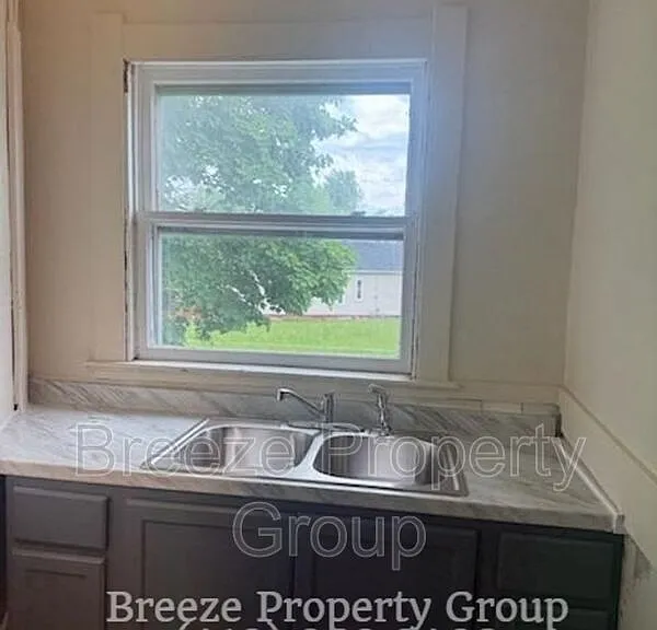 228 Langdon St — Photo 6