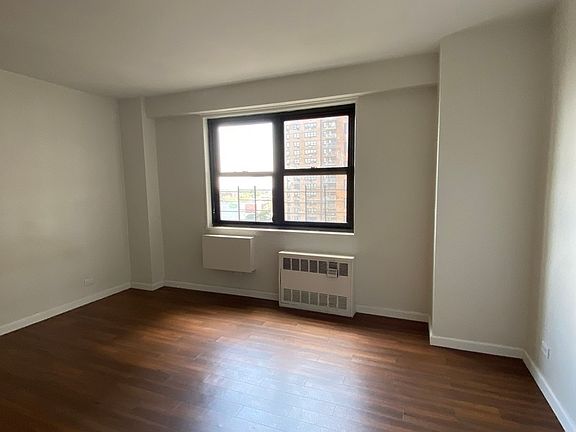 5th image of 220 Montgomery St #9EE