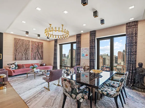 200 East 21st Street image 2 of 21