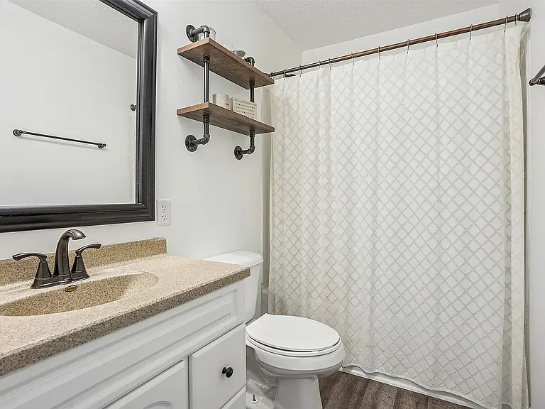 4800 Candlewick Dr — Photo 2