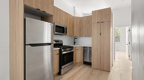 196 Nassau Ave #1S Photo 1