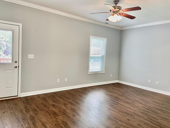 5th image of 510 Village Creek Dr