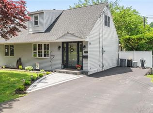 117 Gailmore Dr, Yonkers, NY 10710