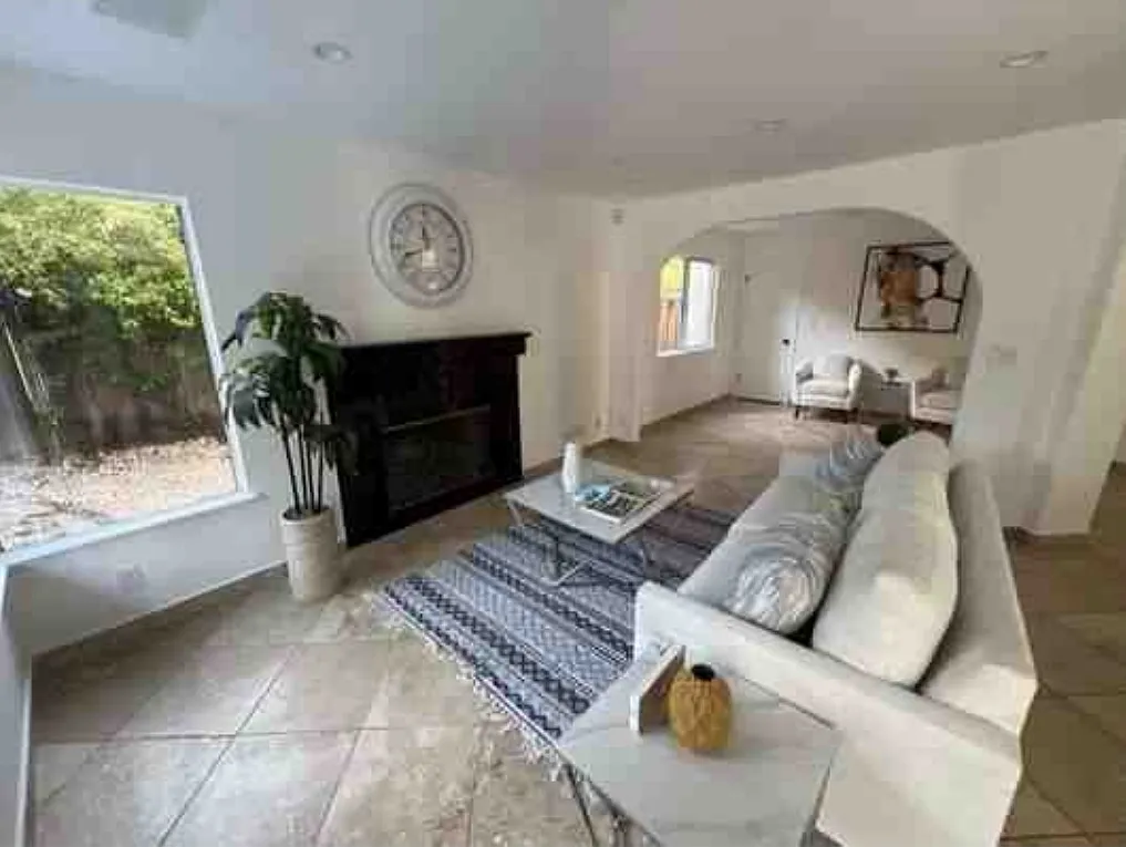 4 bed, 2223 sqft, $3,800 — Photo 3