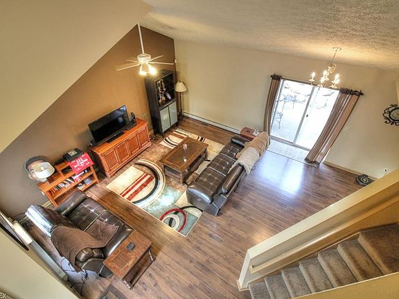4th image of 608 Hilltop Terrace Dr