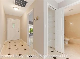 718 SE 46th Ln, Cape Coral, FL 33904