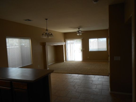 4th image of 723 W Spruell Ave