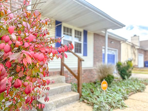 4th image of 208 Moncrest Dr