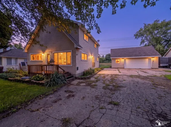 3223 Cloverdale St, Monroe, MI 48162