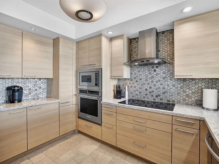 1 N Ocean Blvd #1214 — Photo 4