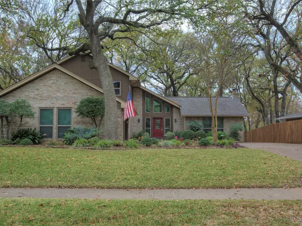 2922 S Creekwood Dr, Grapevine, TX 76051