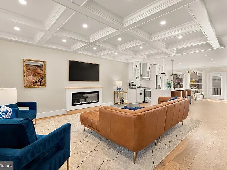 432 Emerson St NW — Photo 5