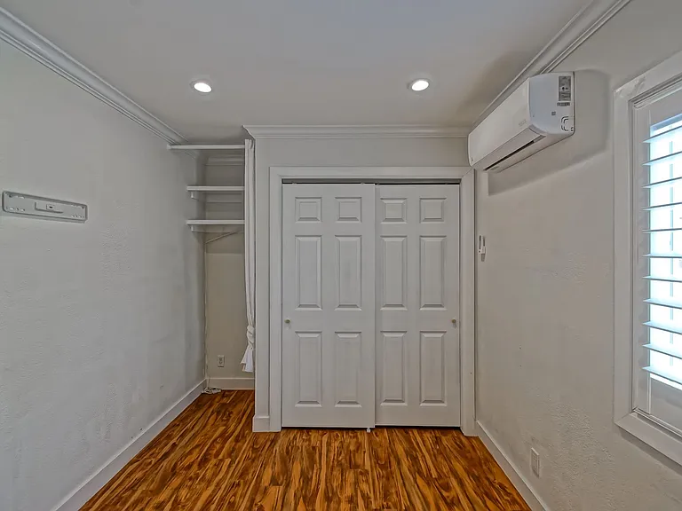 2621 Mathews Ave — Photo 31