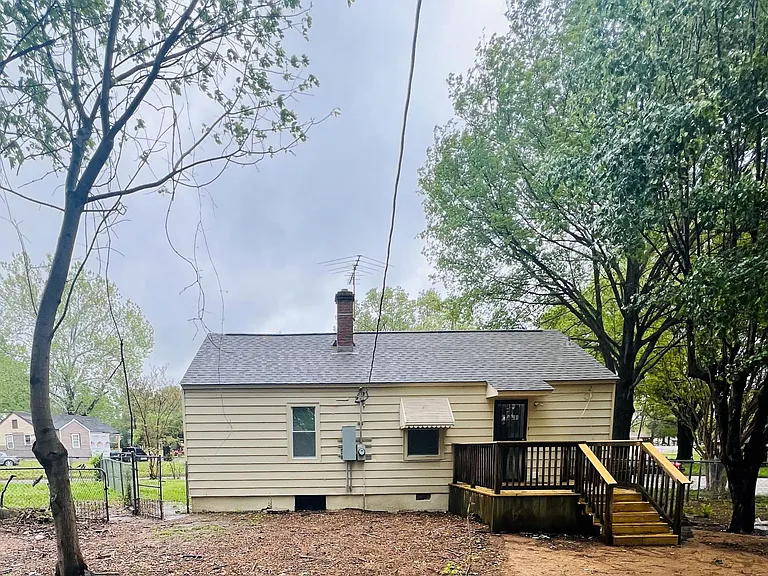 2145 Pendleton St — Photo 2