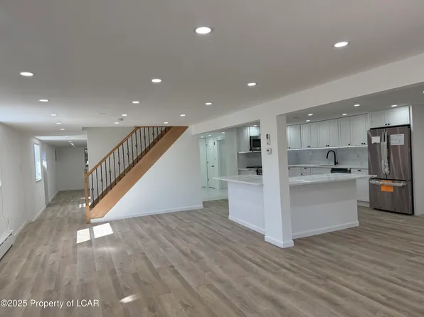 32 Old Boston Rd, Pittston, PA 18640