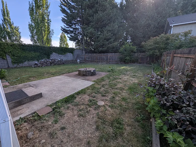 15516 NE 82nd Cir — Photo 16