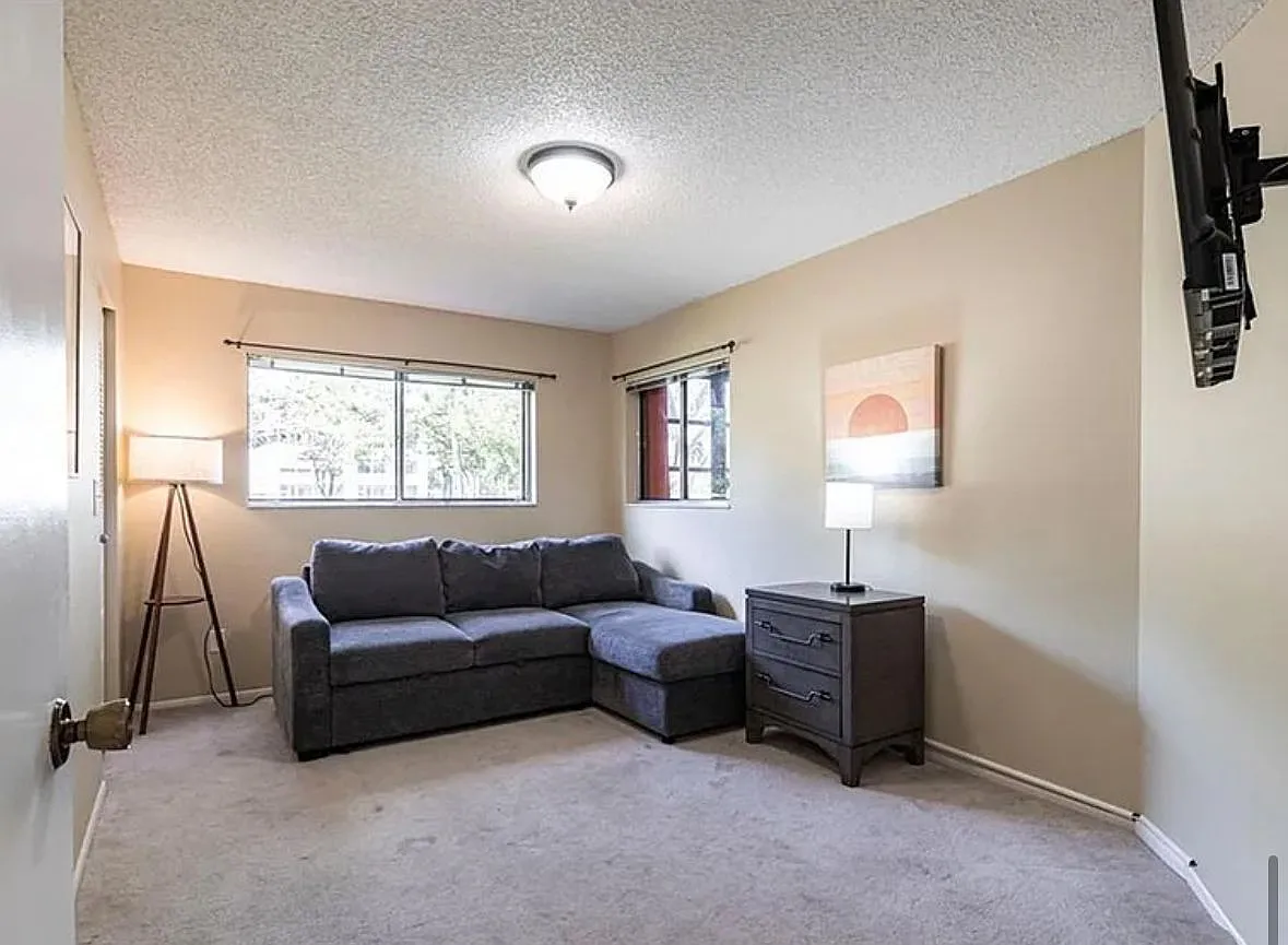 2 bed, 2.0 bath, $1,900 — Photo 3