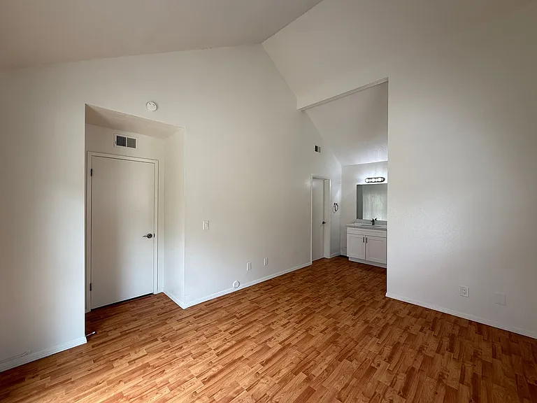 1422 Eagle Ct — Photo 23