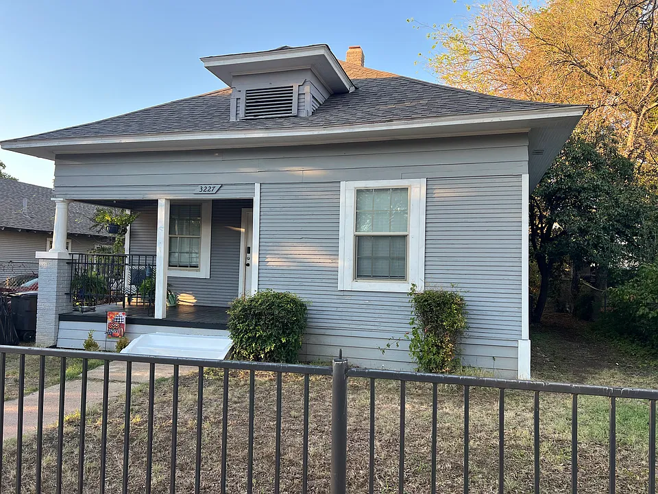 3227 Avenue I